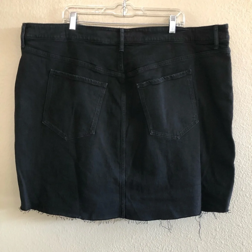 Old Navy High-Waisted Secret Smooth Pockets Button-Fly Frayed-Hem Jean Skirt 26